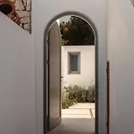 Siora Of Paros - Ammiralis & Castelis * Naousa (Paros)